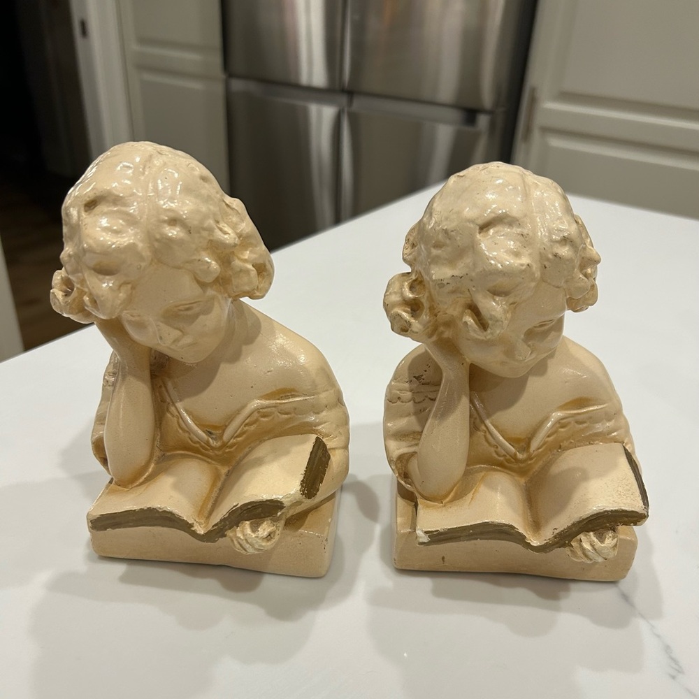 Wagner Novelty Ceramic Bookends